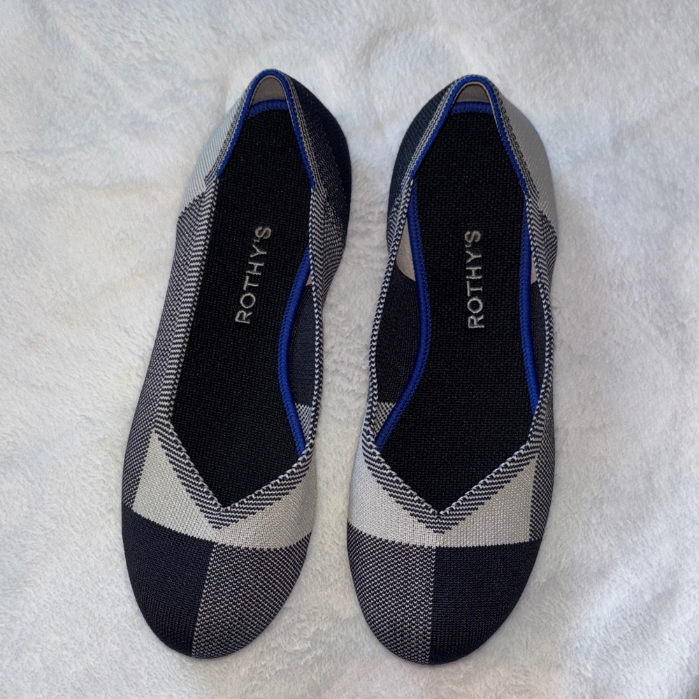 Rothy's Women's The  Flat Round Cap Toe Shoe In A Black And Cream Pattern size 9